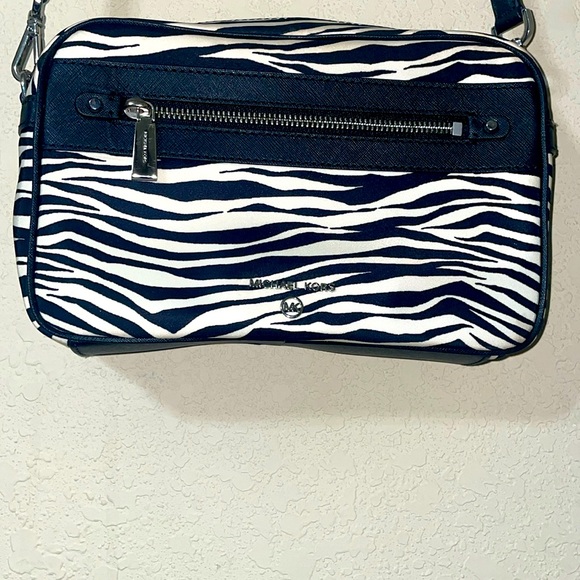 Michael Kors Handbags - Michael Kors Jet Set Animal print